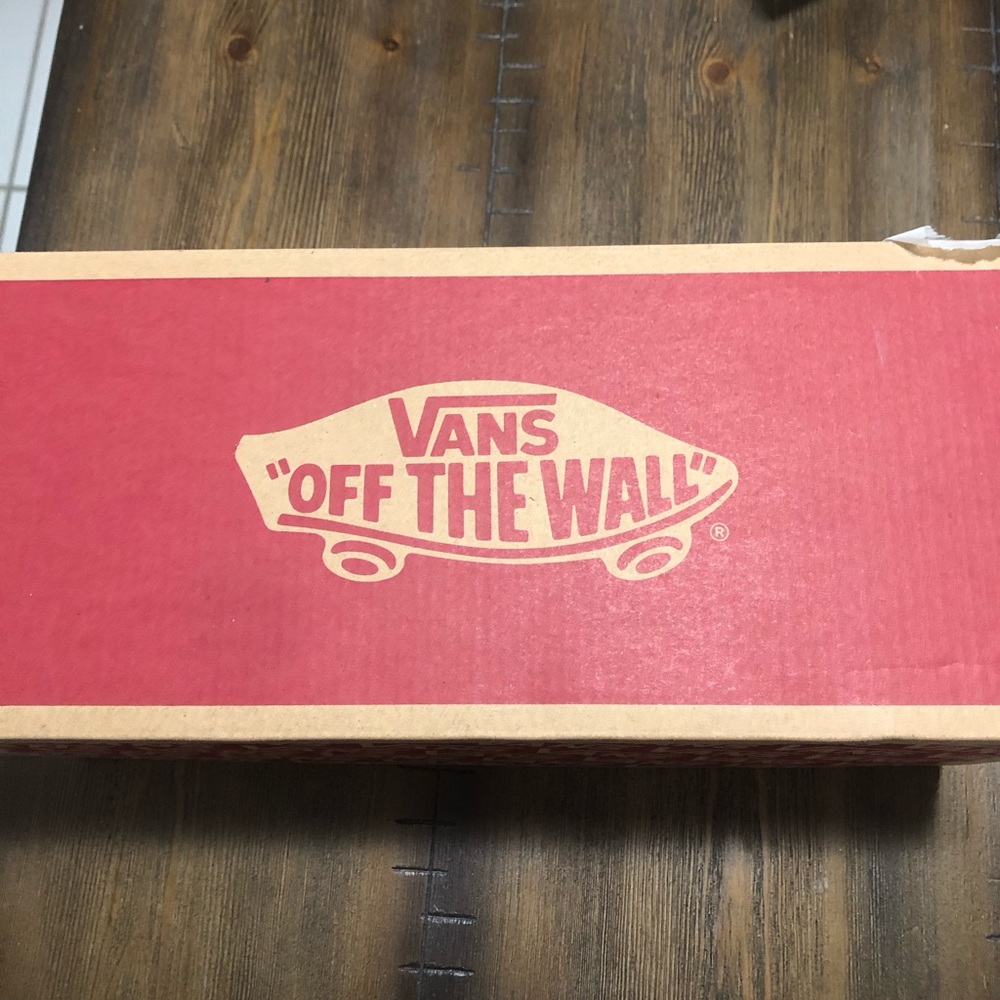 Vans - Picture 4 of 5